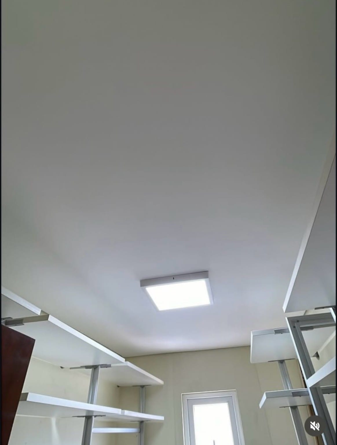 Forro de closet impecável